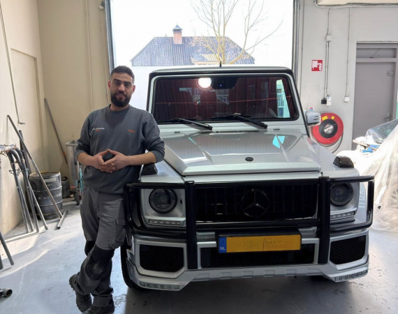 David – Eigenaar van Autospuiterij David Vakmanschap waarop u kunt vertrouwen.